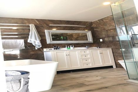 Photo of property in 39 Headland Drive, Long Bay, Auckland, 0630