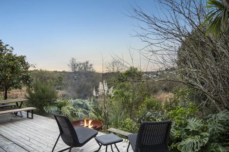 Photo of property in 24 Sylvan Avenue, Northcote, Auckland, 0627