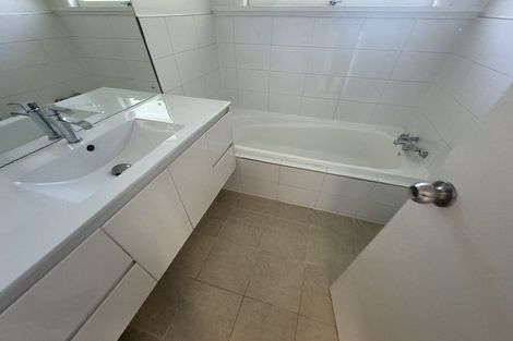 Photo of property in 27 Greenhaven Avenue, Opaheke, Papakura, 2113