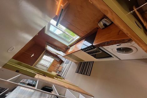 Photo of property in 51 Onewa Road, Northcote, Auckland, 0627