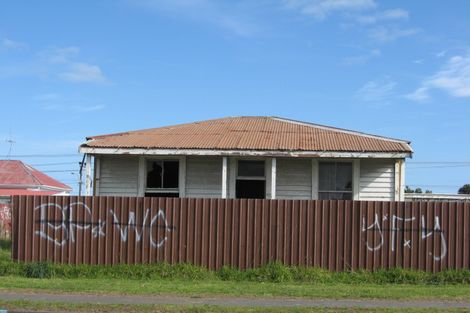 Photo of property in 87 Hinau Street, Castlecliff, Wanganui, 4501