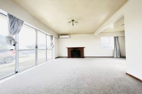 Photo of property in 68b Botany Road, Botany Downs, Auckland, 2010