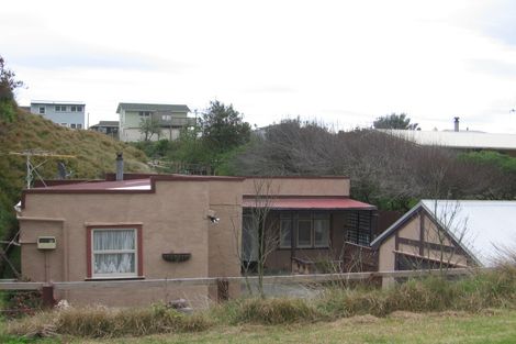 Photo of property in 12 Nelson Street, Foxton Beach, Foxton, 4815