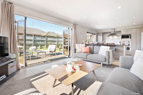 Photo of property in 9 Bronwylian Drive, Flat Bush, Auckland, 2016