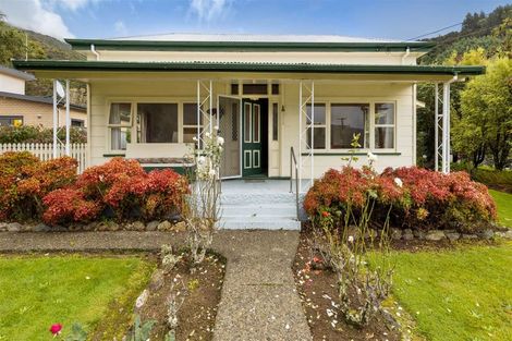 Photo of property in 53 Main Rd Havelock, Havelock, 7100