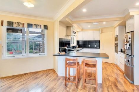 Photo of property in 52 Awaroa Road, Helensville, 0800