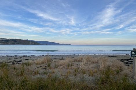 Photo of property in 118 Lyall Parade, Lyall Bay, Wellington, 6022