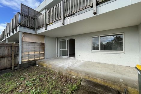 Photo of property in 2/242 Great North Road, Henderson, Auckland, 0612