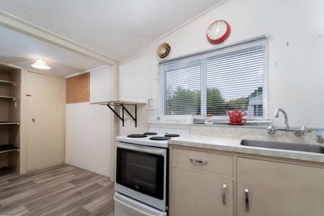 Photo of property in 1 Kempton Street, Greytown, 5712