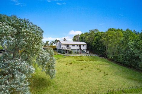 Photo of property in 90 Upper Orewa Road, Wainui, Silverdale, 0992