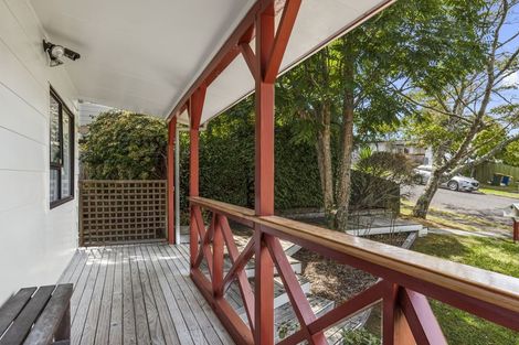 Photo of property in 3 Scarlock Avenue, Browns Bay, Auckland, 0630