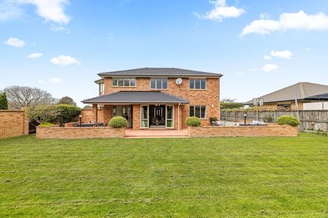 Photo of property in 64 Willowview Drive, Redwood, Christchurch, 8051