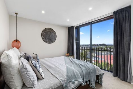 Photo of property in 58c Potter Avenue, Northcote, Auckland, 0627