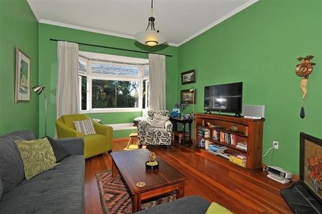 Photo of property in 35 Dorking Road, Brooklyn, Wellington, 6021
