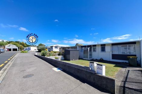 Photo of property in 6b Davies Lane, New Plymouth, 4310