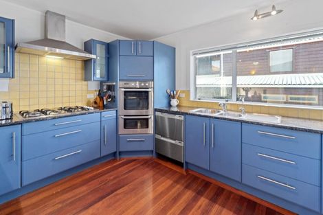 Photo of property in 98 Hebron Road, Waiake, Auckland, 0630