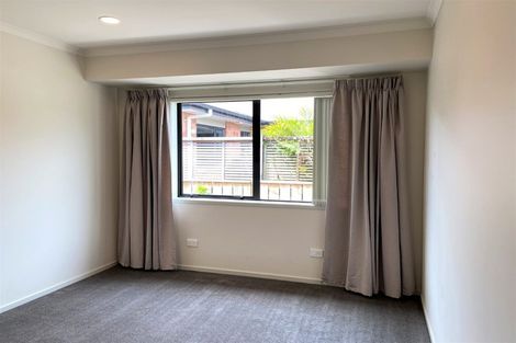 Photo of property in 420 Mangorei Road, Highlands Park, New Plymouth, 4312