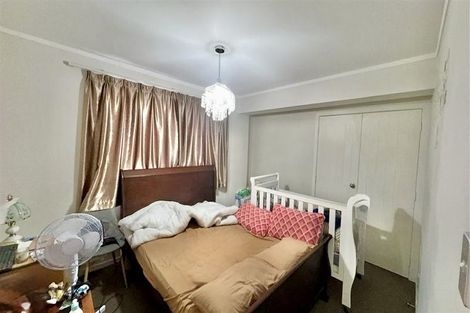 Photo of property in 4 Hillary Heights Avenue, Glendene, Auckland, 0602