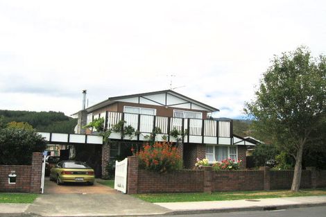 Photo of property in 50 Oregon Drive, Maoribank, Upper Hutt, 5018