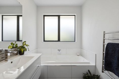 Photo of property in 82 Condell Avenue, Papanui, Christchurch, 8053