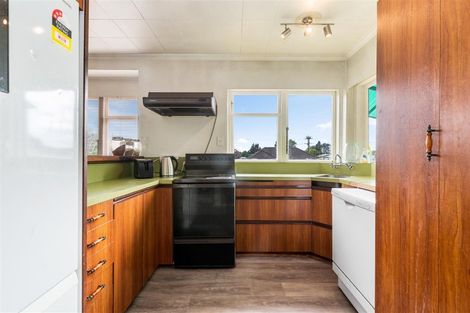 Photo of property in 2 Island View Road, Western Heights, Rotorua, 3015