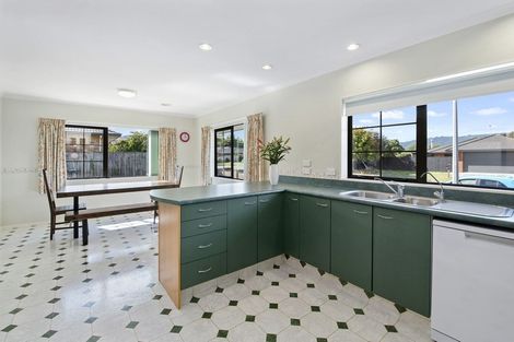 Photo of property in 52 Campion Road, Waikanae Beach, Waikanae, 5036