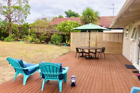 Photo of property in 104 Aeroview Drive, Beach Haven, Auckland, 0626
