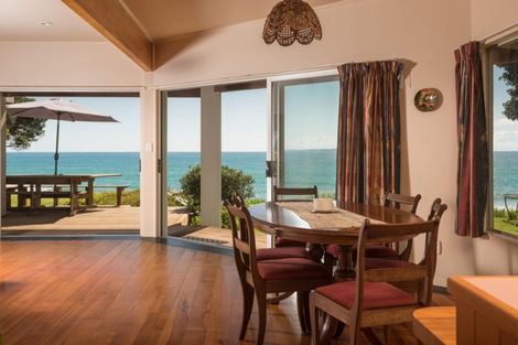 Photo of property in 131 Karewa Parade, Papamoa Beach, Papamoa, 3118