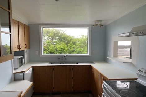 Photo of property in 105 Dowse Drive, Maungaraki, Lower Hutt, 5010