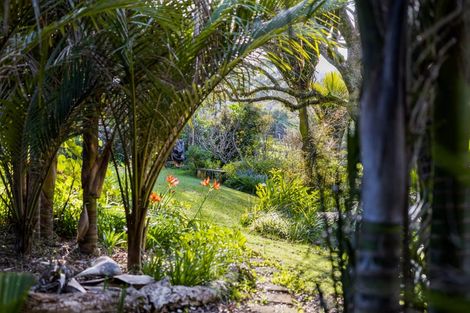 Photo of property in 1135 Scenic Drive North, Swanson, Auckland, 0816