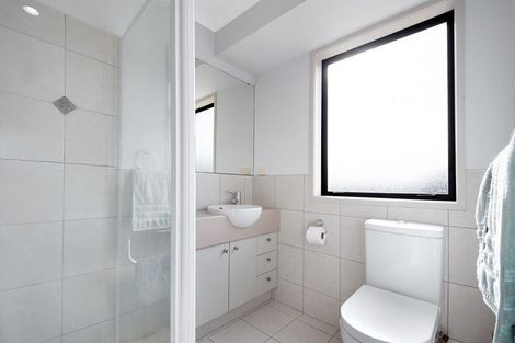 Photo of property in 14 Fairford Avenue, Henderson, Auckland, 0612