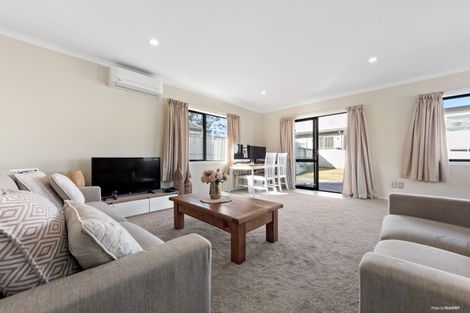 Photo of property in 35a Awaroa Road, Sunnyvale, Auckland, 0612