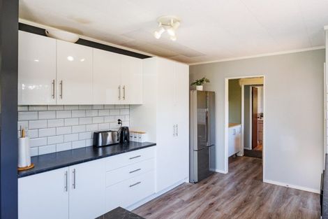 Photo of property in 2 Higgin Place, Feilding, 4702