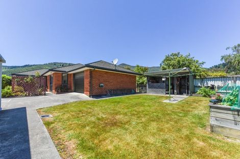 Photo of property in 20 Ranui Street, Waikawa, Picton, 7220