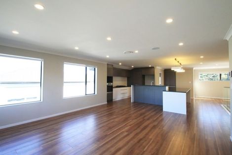 Photo of property in 10 Vazey Way, Hobsonville, Auckland, 0618