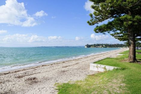Photo of property in 20 The Esplanade, Eastern Beach, Auckland, 2012