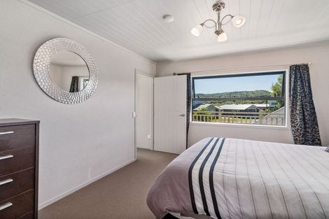 Photo of property in 136 Lisland Drive, Kinloch, Taupo, 3377