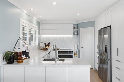 Photo of property in 16 Oceanbeach Road, Mount Maunganui, 3116