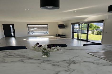 Photo of property in 10 Caledonian Place, Cromwell, 9310
