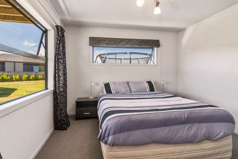 Photo of property in 136 Lisland Drive, Kinloch, Taupo, 3377