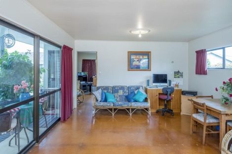 Photo of property in 158 Winchester Street, Levin, 5510