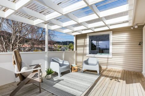 Photo of property in 3 Bell Street, Tawa, Wellington, 5028