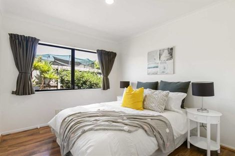 Photo of property in 52 Bluebird Crescent, Unsworth Heights, Auckland, 0632