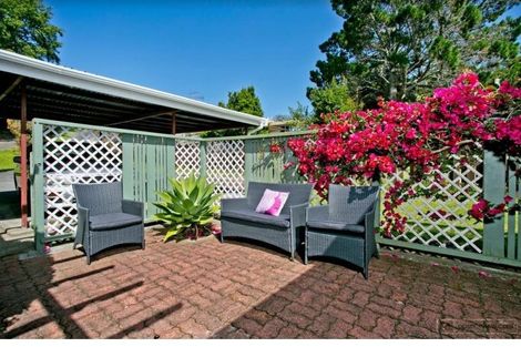 Photo of property in 1/53 Ayton Drive, Totara Vale, Auckland, 0629