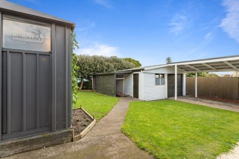 Photo of property in 1 Karaka Street, Helensville, 0800