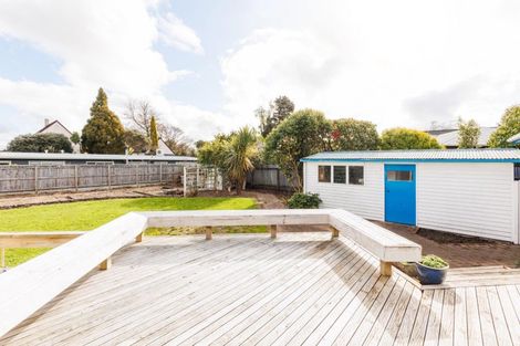Photo of property in 21 Saint Albans Avenue, Hokowhitu, Palmerston North, 4410