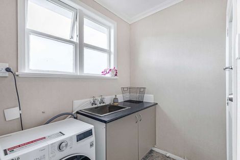 Photo of property in 9 Carlisle Street, Levin, 5510