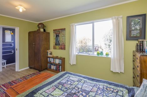 Photo of property in 3 Mavis Avenue, Waikawa Beach, Manakau, 5573