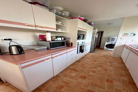 Photo of property in 10 Dundee Place, Blockhouse Bay, Auckland, 0600