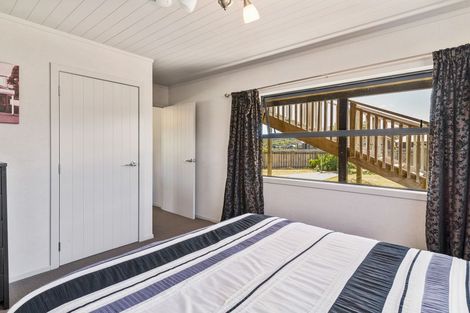 Photo of property in 136 Lisland Drive, Kinloch, Taupo, 3377
